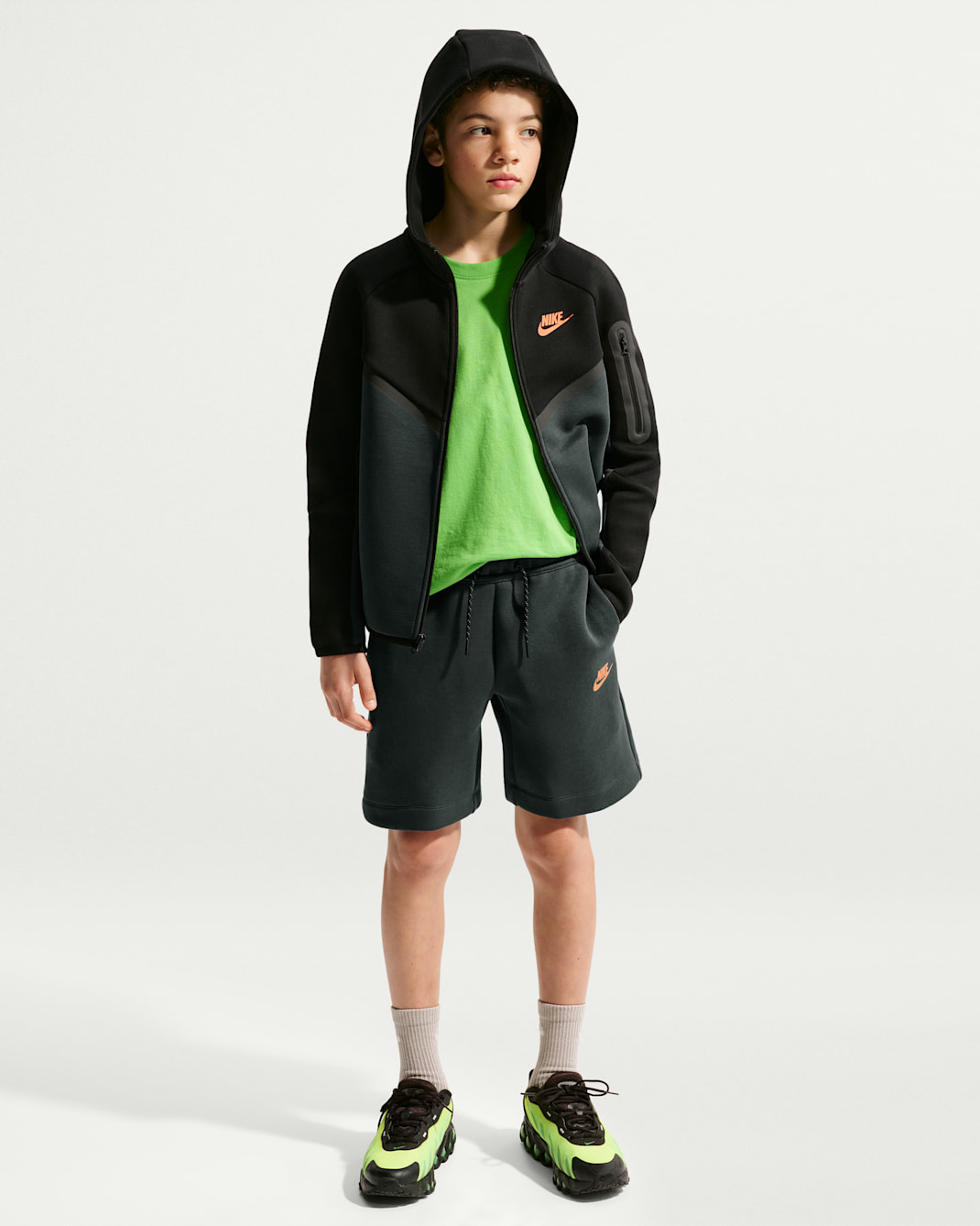 Nike Sportswear Tech Fleece Older Kids' (Boys') Shorts - Anthracite/Turf Orange
