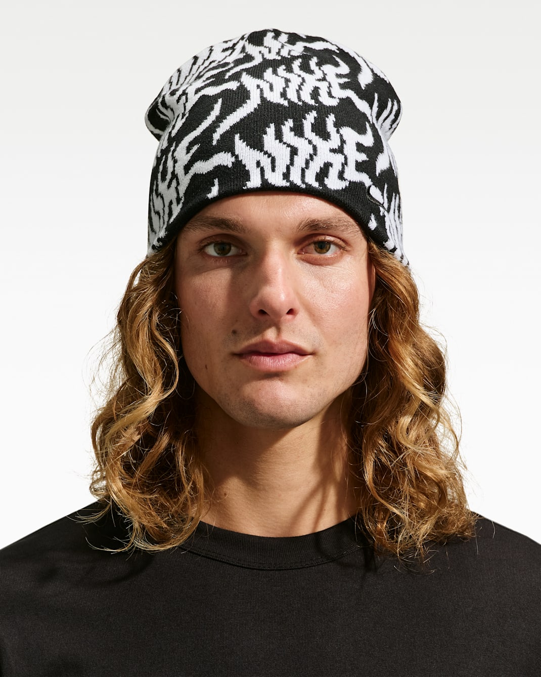 Bonnet à motifs sans revers Nike Peak - Noir/Blanc/Noir