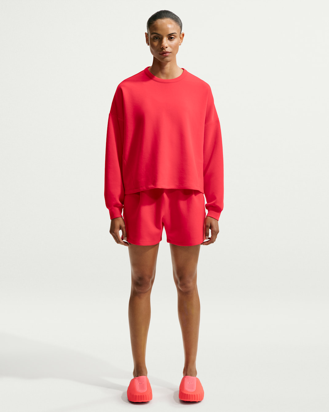 Nike 24.7 ImpossiblySoft Women's Dri-FIT Mid-Rise Loose 4" Shorts - Light Crimson/University Red