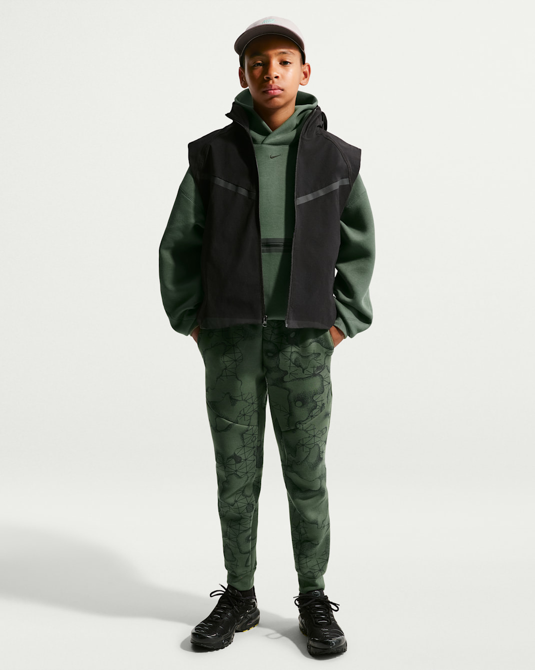 Nike Tech Fleece Older Kids' (Boys') Joggers - Camo Green/Black