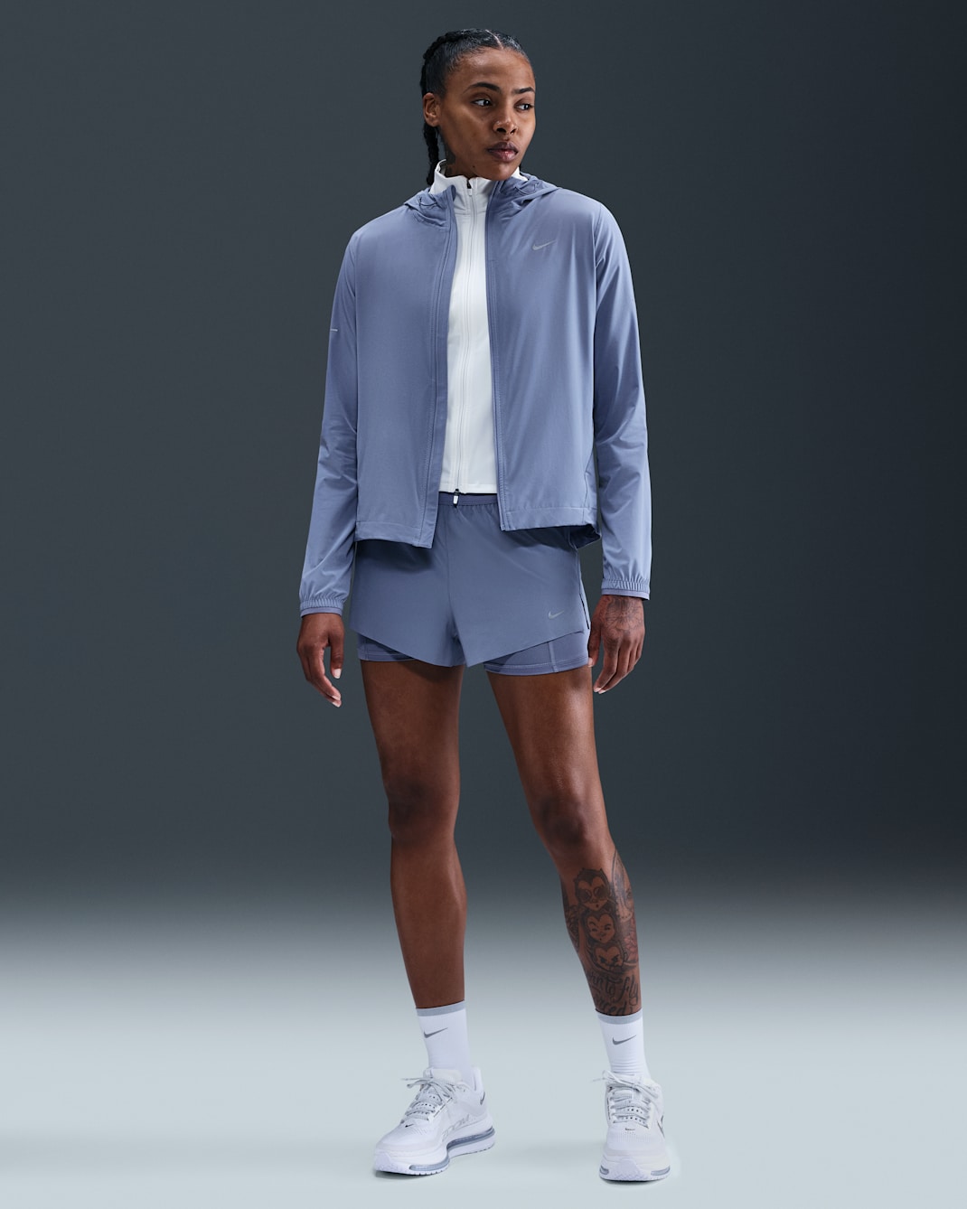 Shorts de correr Dri-FIT de tiro medio 2 en 1 para mujer Nike Swift - Índigo mundial