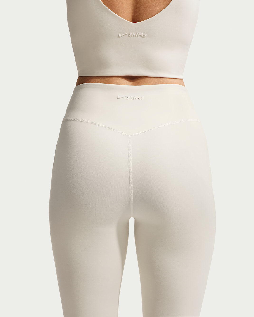 NikeSKIMS Matte Women's High-Waisted Cropped 17" Leggings