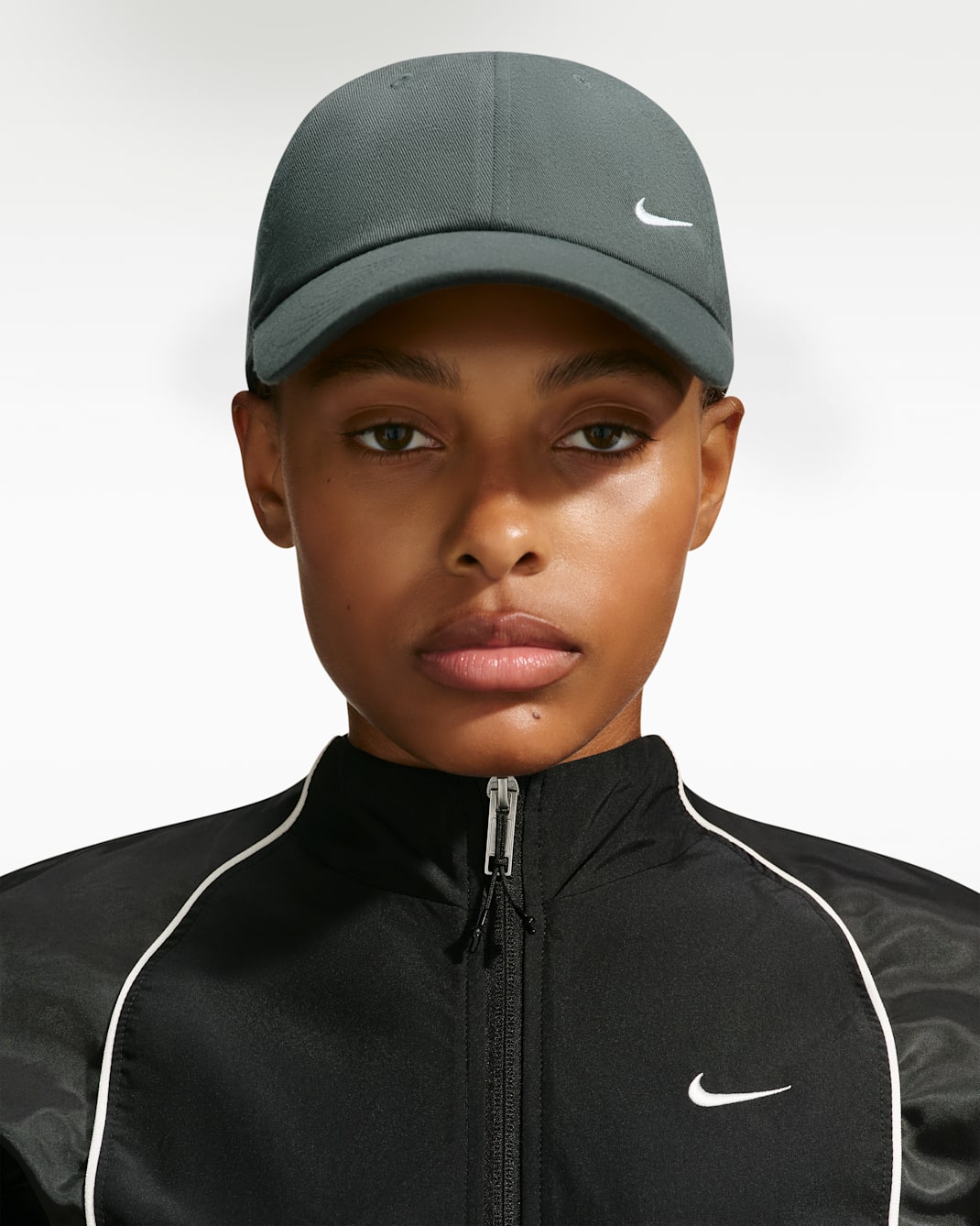 Nike Club ongestructureerde pet - Camo Green/Sail