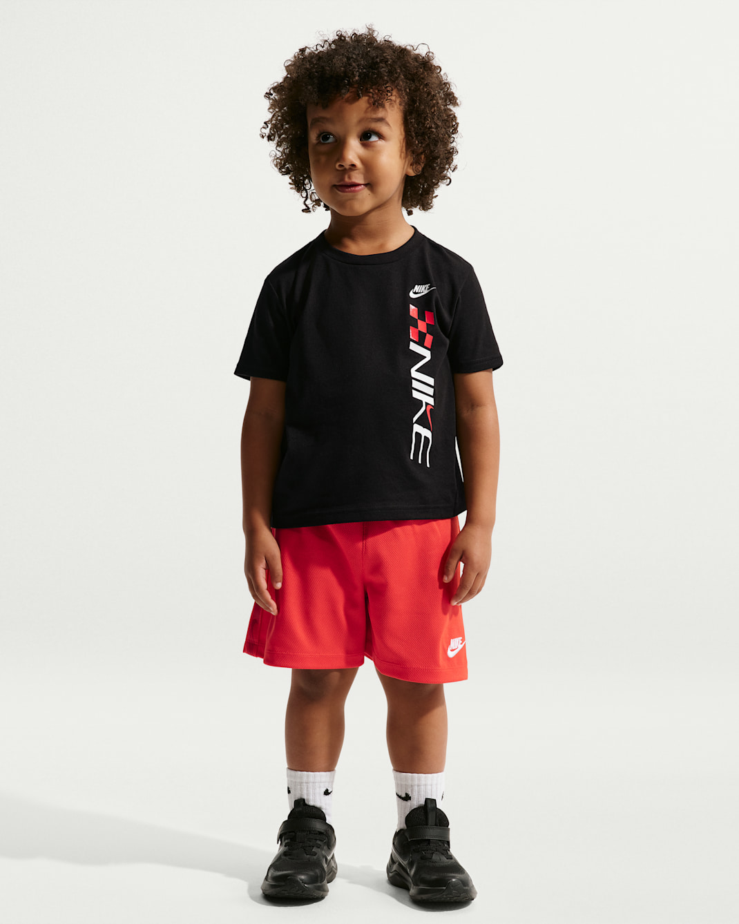 Conjunto de 2 piezas Victory Lap con shorts de malla infantil Nike Sportswear - Rojo