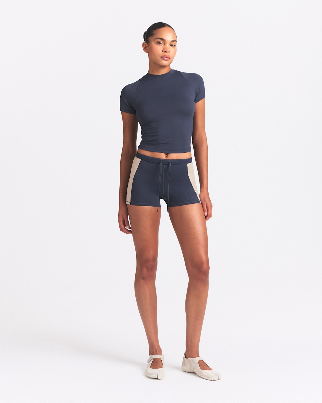 NikeSKIMS Matte Shine Mix Women's 5cm (approx.) Shorts - NSKM DEEP ROYAL/NSKM STONE