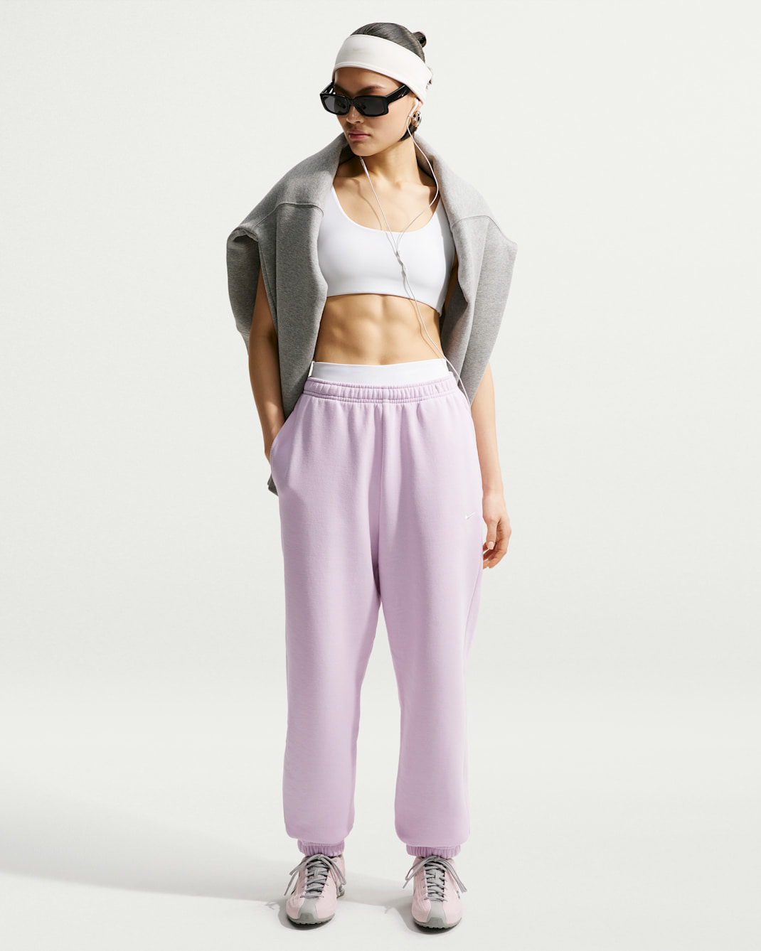 Pantalon resserré aux chevilles oversize et taille haute Nike Studio Fleece Medium Weight pour femme - Bleached Lilac/Sail