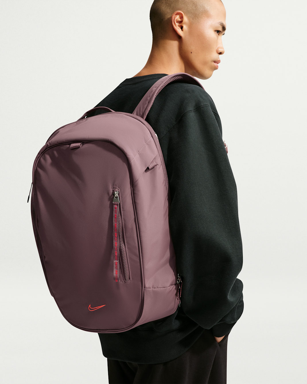 Mochila Nike Sportswear Commute (25L) - Tatuaje/Tatuaje/Carmesí brillante