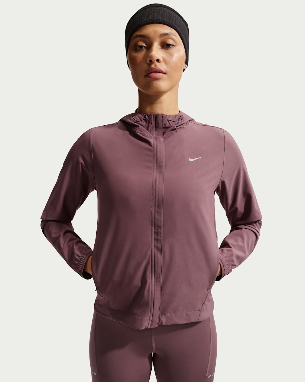 Chamarra de correr Repel plegable para mujer Nike Swift - Tatuaje