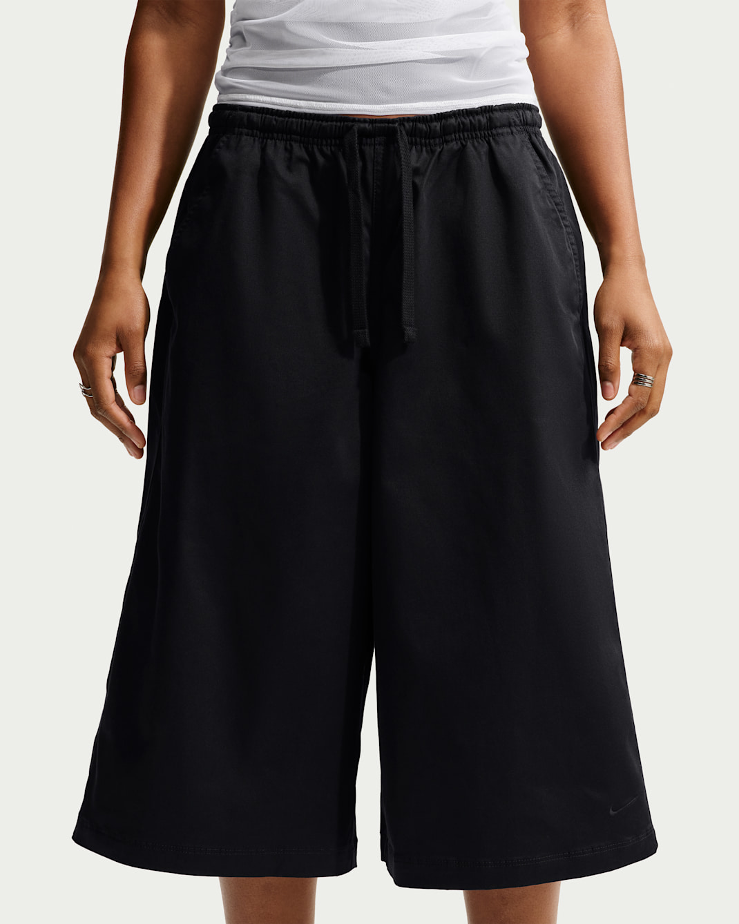 Nike Sportswear Women's Oversized Mid-Rise Parachute Shorts