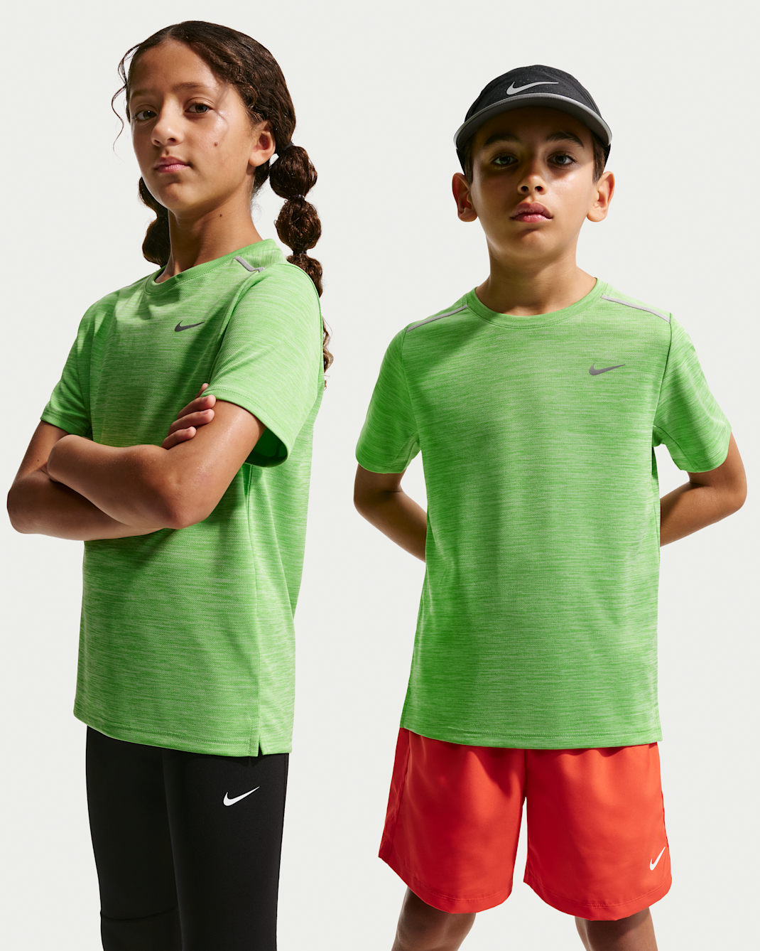 Nike Miler Older Kids' Dri-FIT Short-Sleeve Top - Light Liquid Lime/Mean Green/Heather