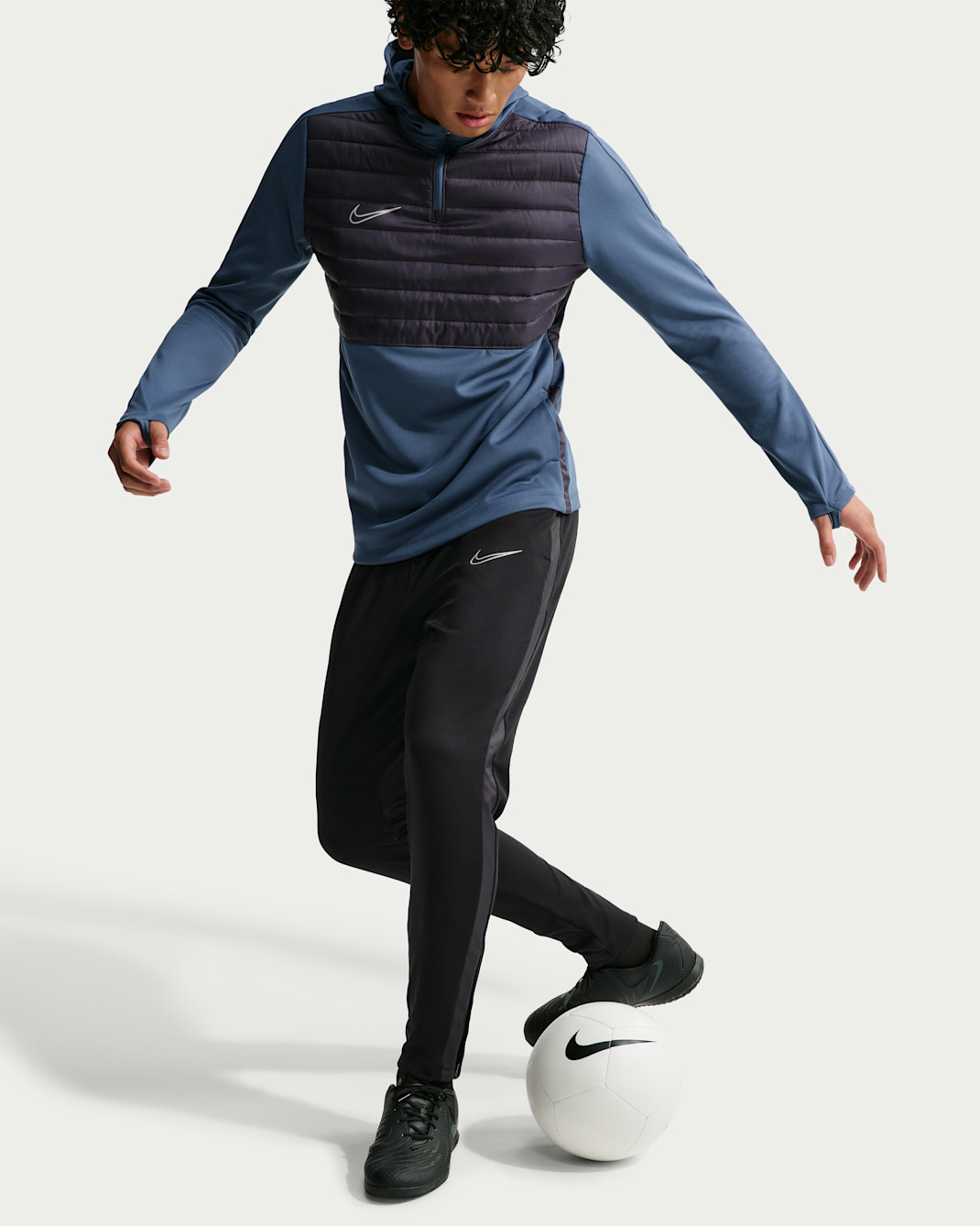 Nike Academy Winter Warrior Men's Therma-FIT Soccer Pants
