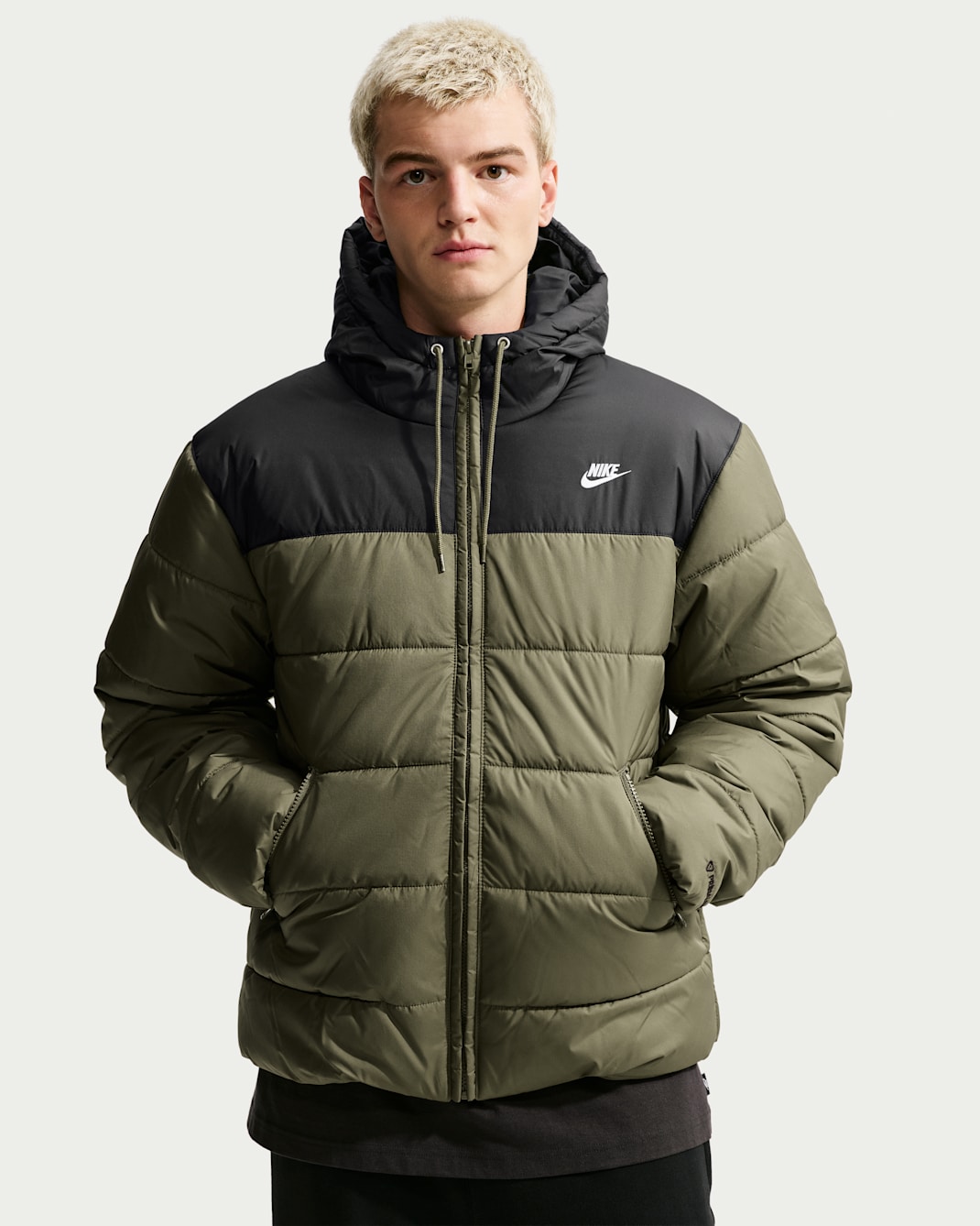Doudoune ample Therma-FIT Nike Sportswear PrimaLoft® pour homme - Medium Olive/Noir/Blanc