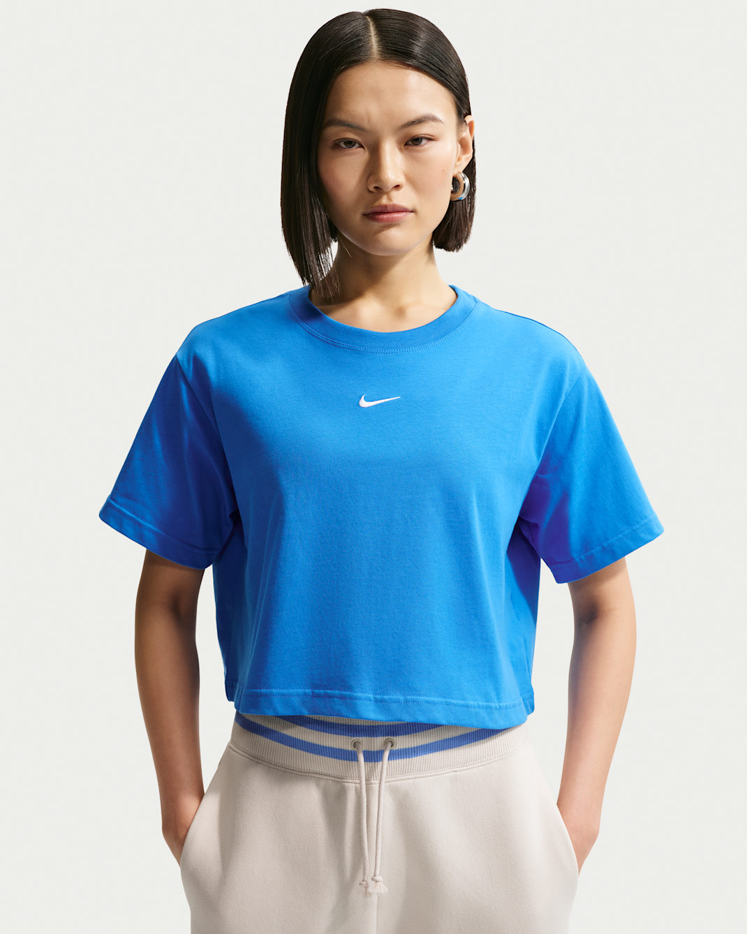 Playera de manga corta holgada cropped para mujer Nike Sportswear Classic - Azul foto claro