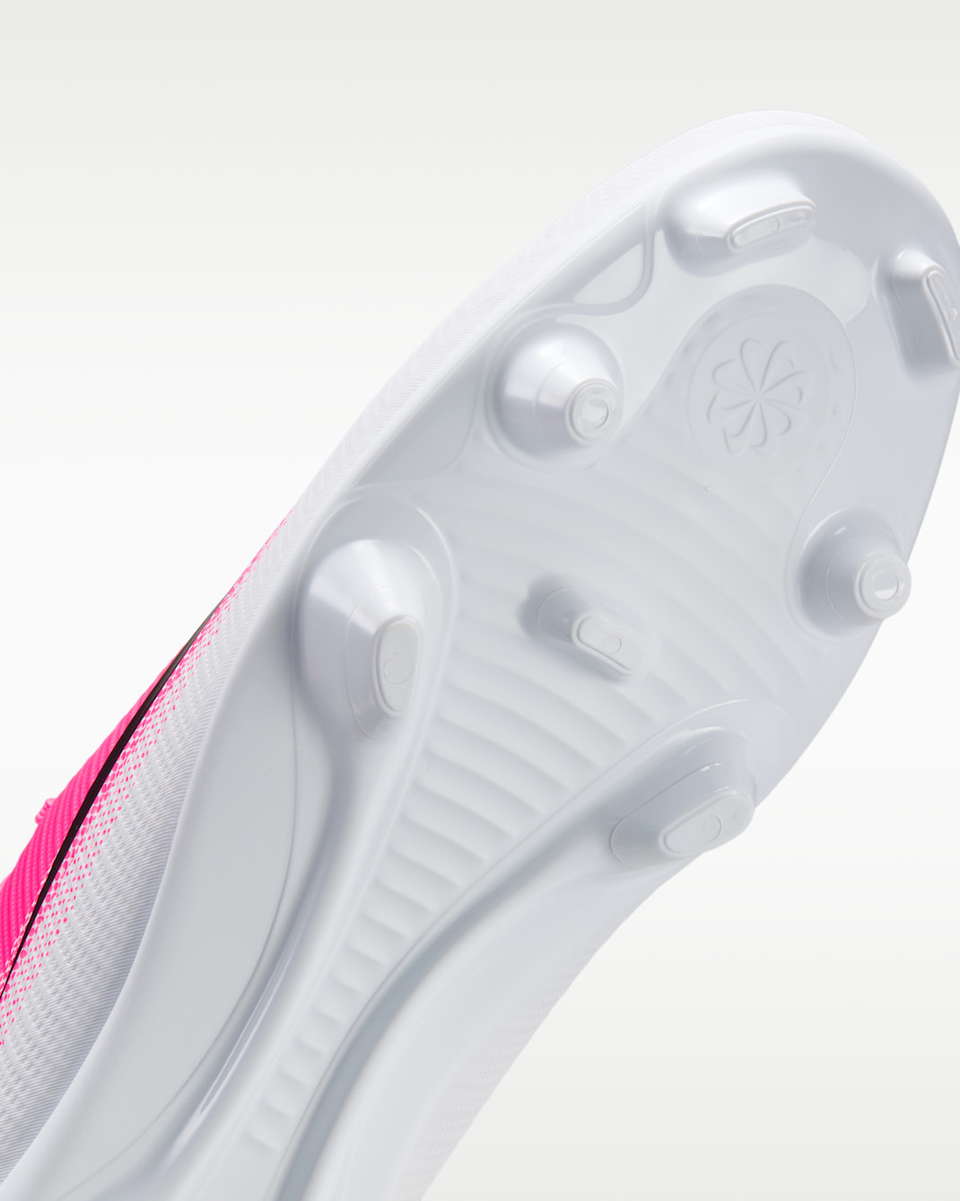 Nike Mercurial Vapor 17 Club Multi-Ground Low-Top Soccer Cleats