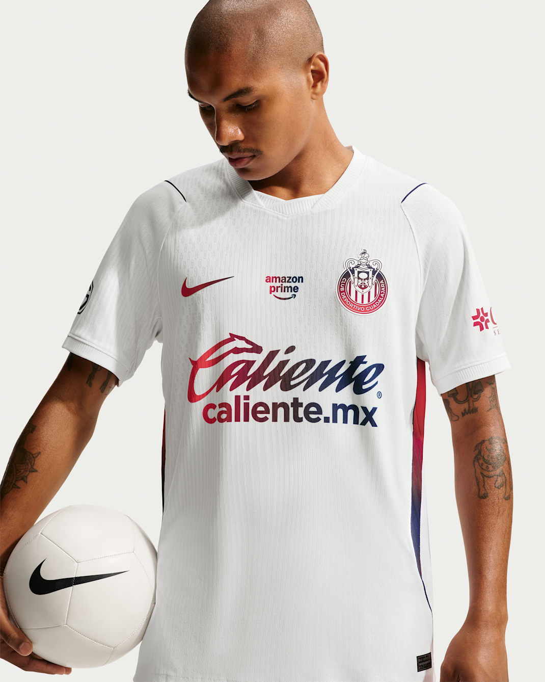 Jersey de futbol Nike Aero-FIT Authentic del C.D. Guadalajara visitante 2026/27 Match para hombre - Blanco/Azul fiel/Rojo velocidad