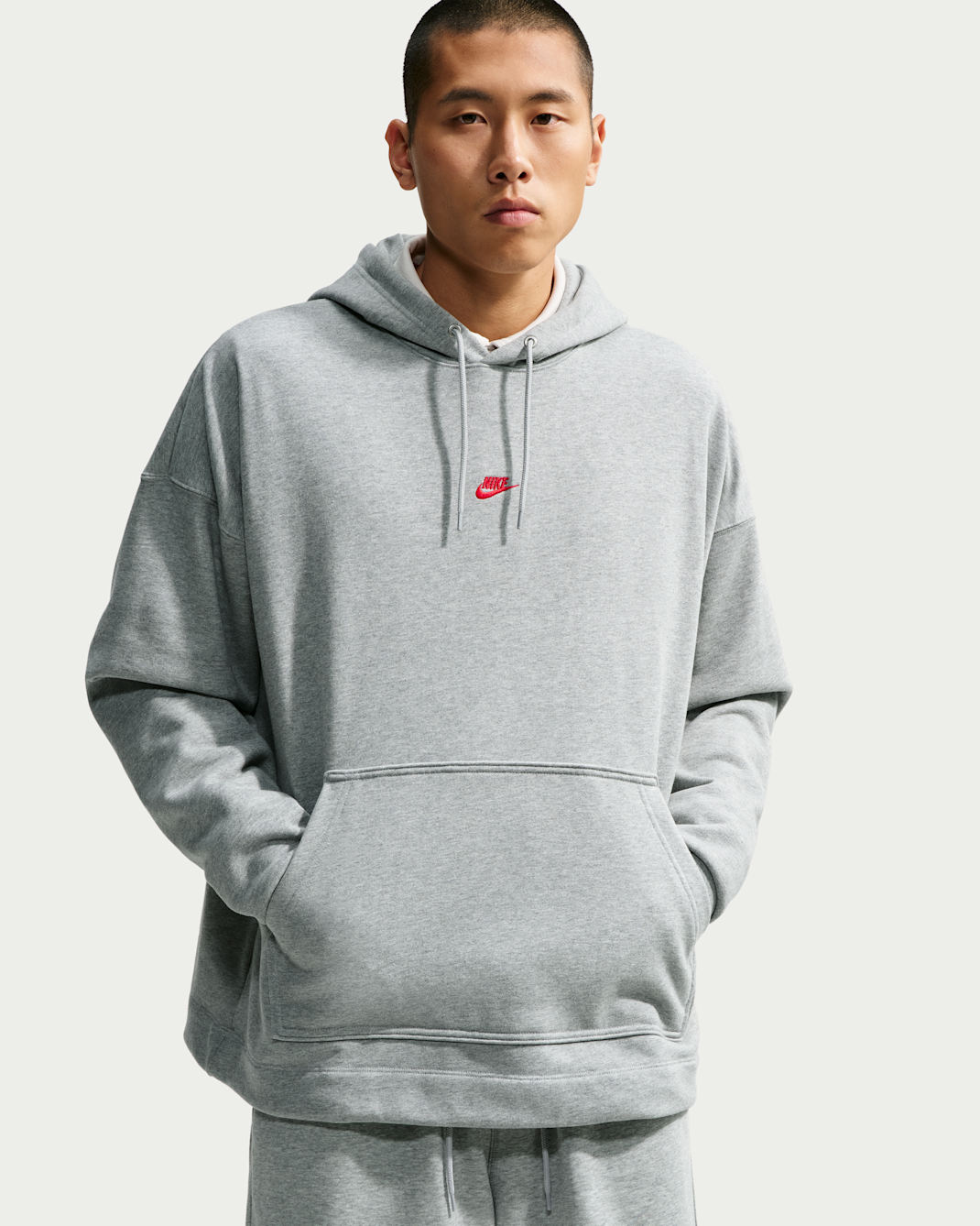 나이키 스포츠웨어 클럽 남성 오버사이즈 프렌치 테리 풀오버 후디 - 다크 그레이 헤더/라이트 스모크 그레이/유니버시티 레드