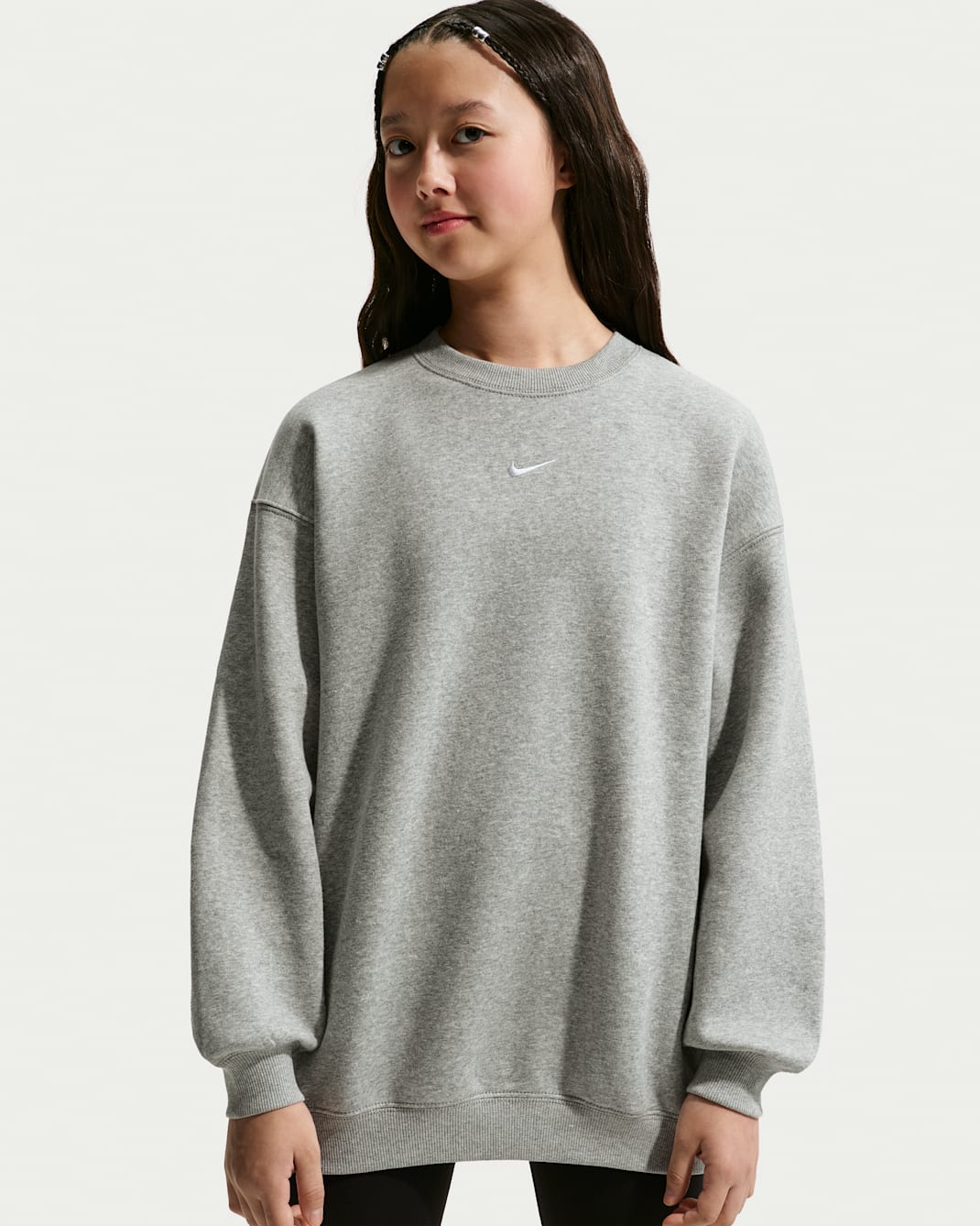 Sudadera de cuello redondo oversized para niña talla grande Nike Sportswear Studio - Gris oscuro jaspeado/Blanco