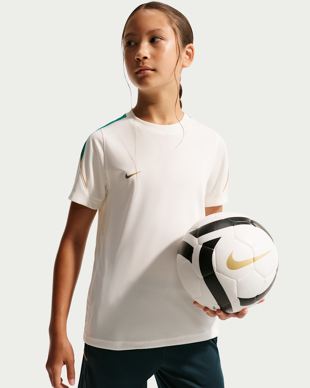 Nike Strike Older Kids' Dri-FIT Football Short-Sleeve Top - Sail/Rio Teal/Elemental Gold/Metallic Gold