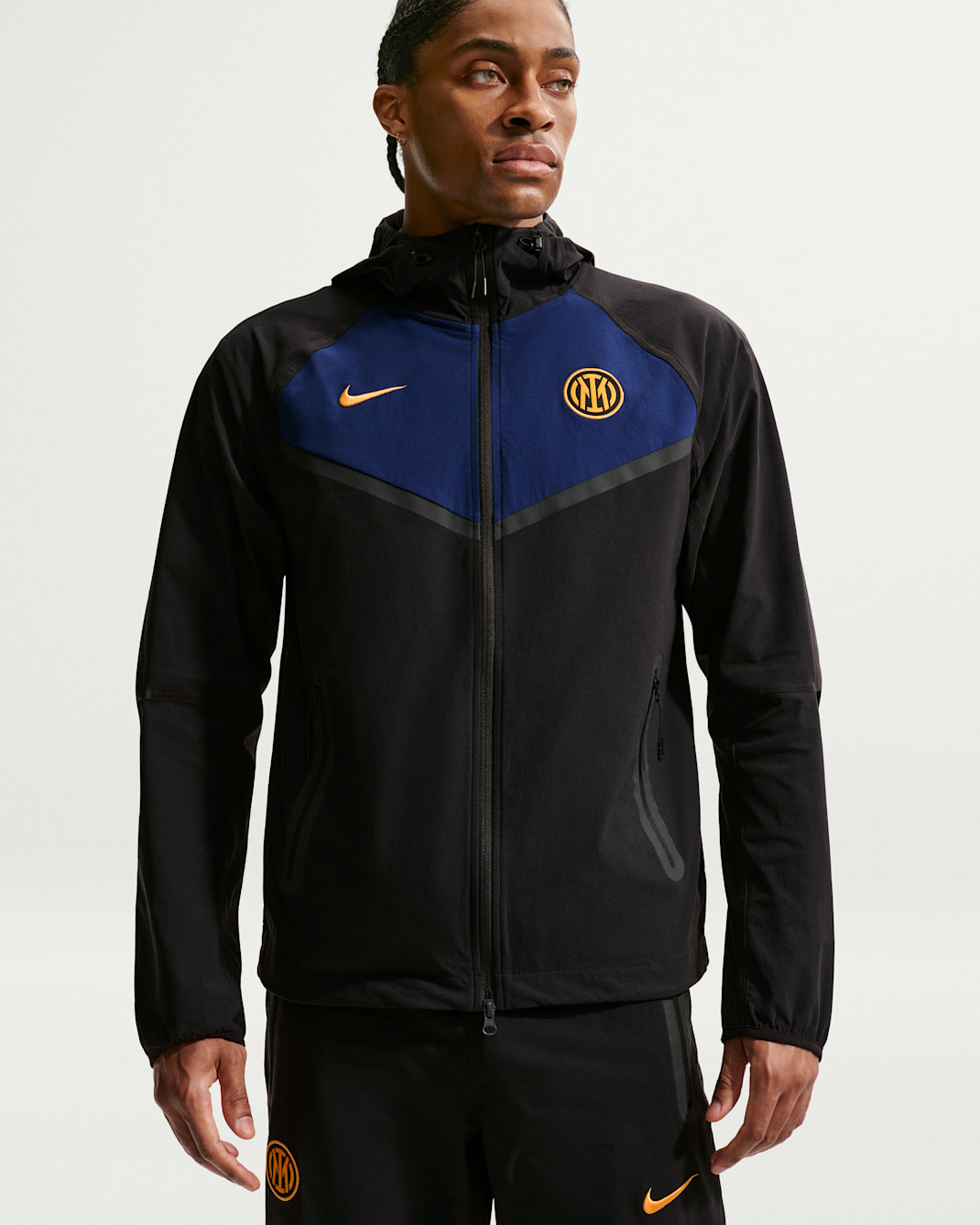 Inter Milan Tech Windrunner Men's Nike Football Woven Full-Zip Jacket - Black/Blue Void/University Gold