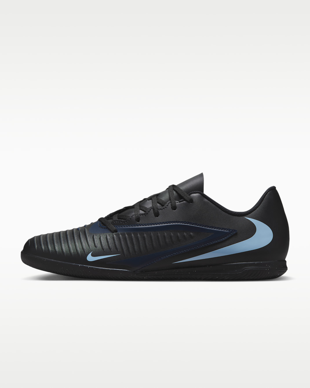 Tacos de fútbol para cancha cubierta Nike Phantom 6 Low Club - Negro/Negro