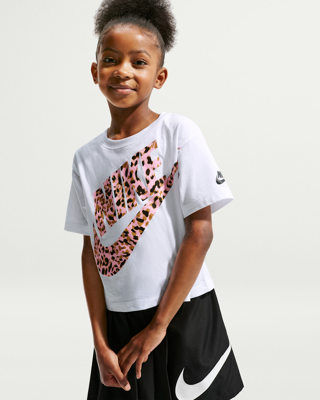 Nike-T-shirt med dyreprint til mindre børn - hvid