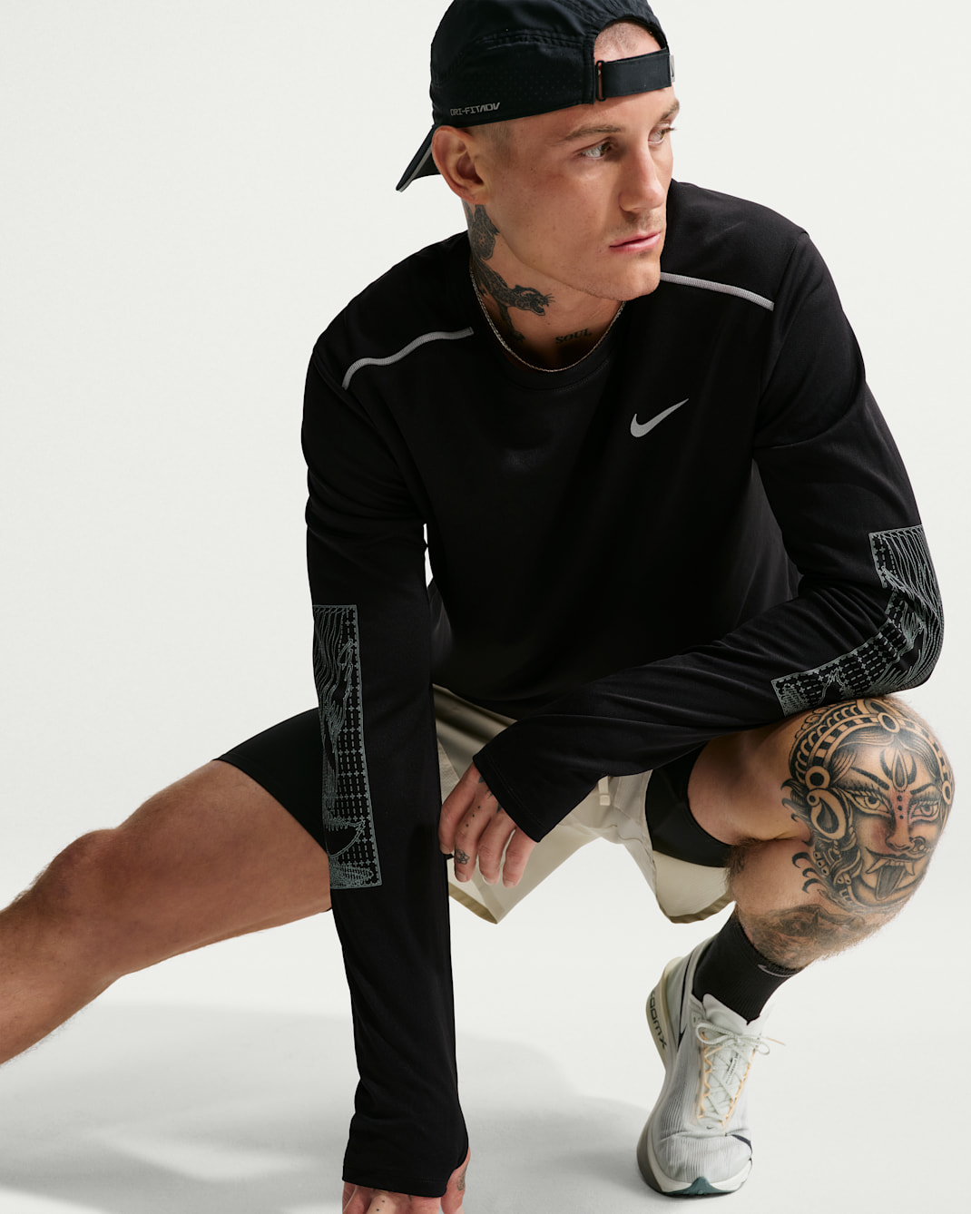 Nike Miler Dri-FIT wintertaugliches Lauf-Longsleeve mit UV-Schutz (Herren) - Schwarz