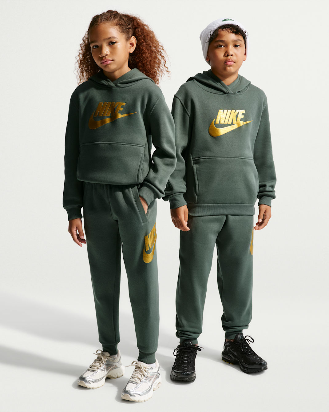 Nike Sportswear Club Fleece Big Kids' Pants - Camo Green/Metallic Gold
