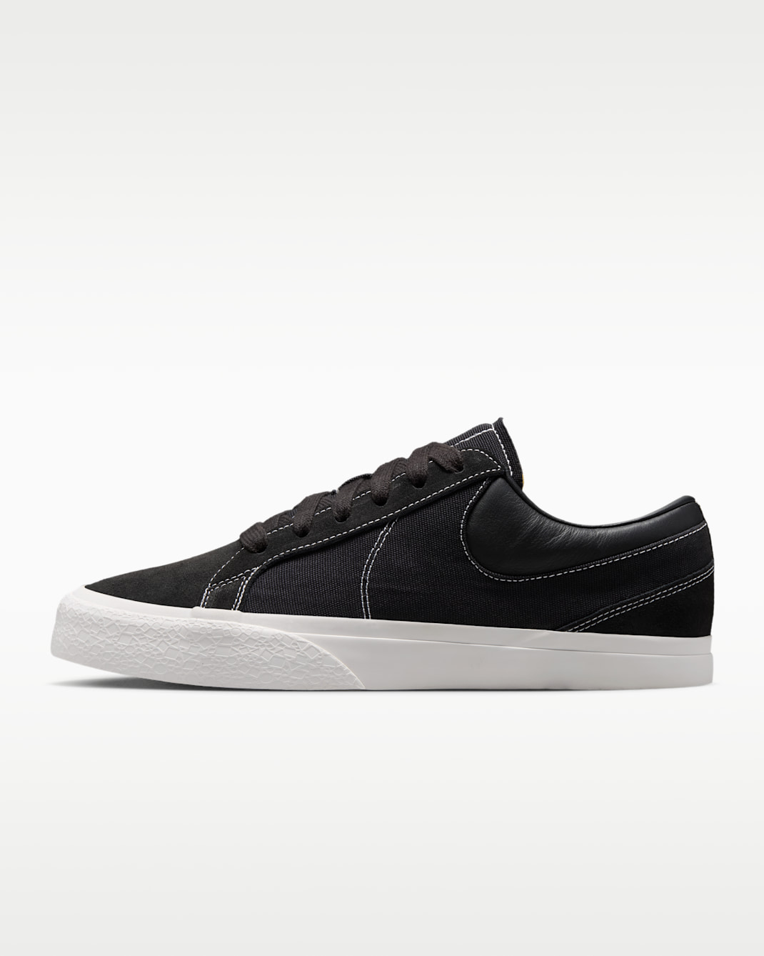 Tenis para hombre Nike Blazy - Negro/Vela/Blanco/Negro