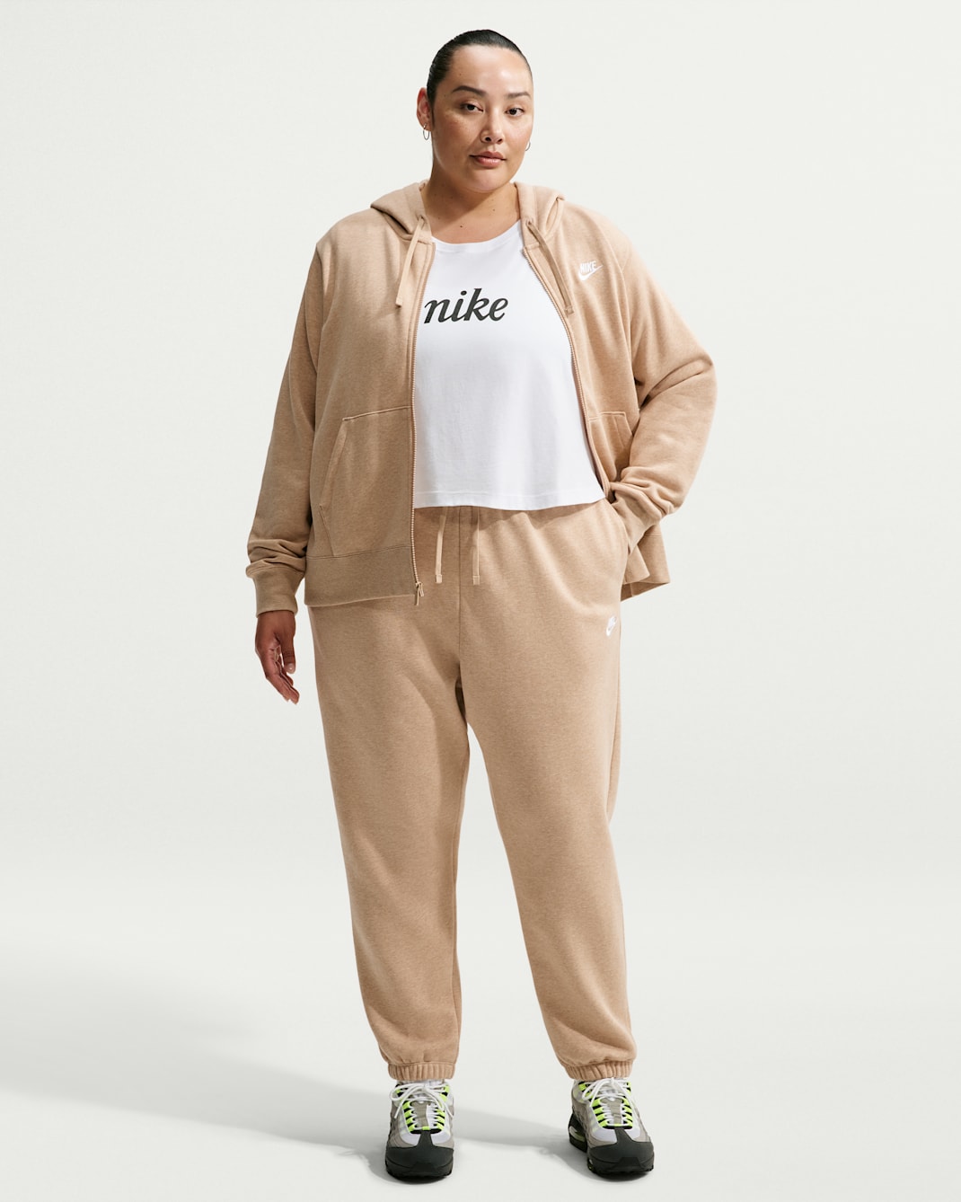 Nike Sportswear Club Fleece Women's Mid-Rise Oversized Sweatpants (Plus Size) - Linen/Heather/White