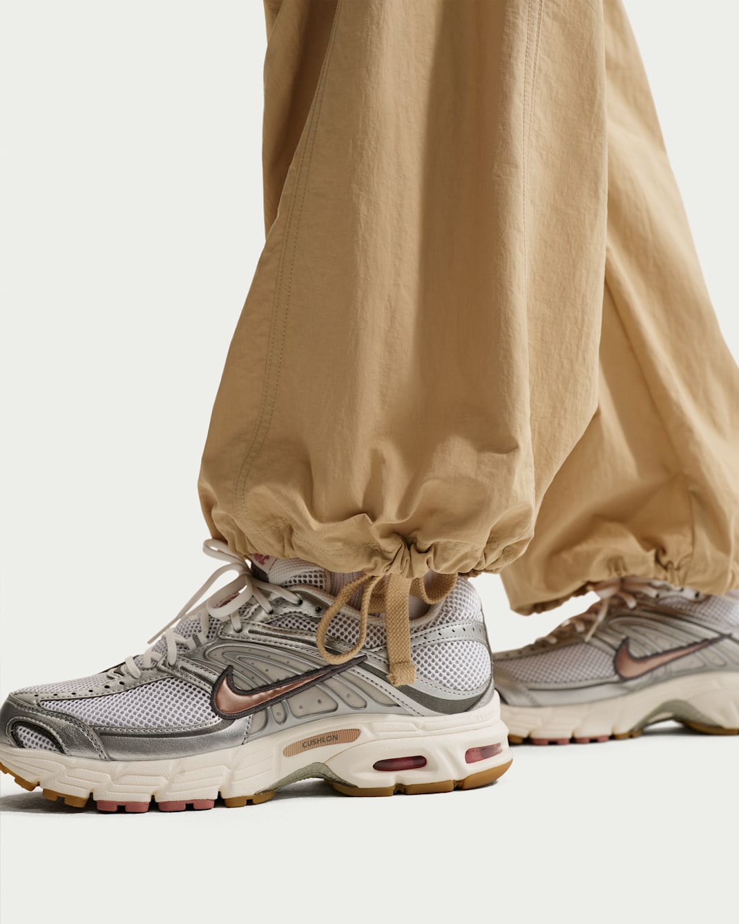 Nike Sportswear Women's Loose Mid-Rise Structured Pants
