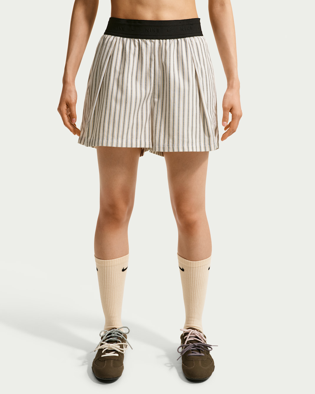 Nike Sportswear Chill Poplin Women's Loose Mid-Rise Stripe Shorts