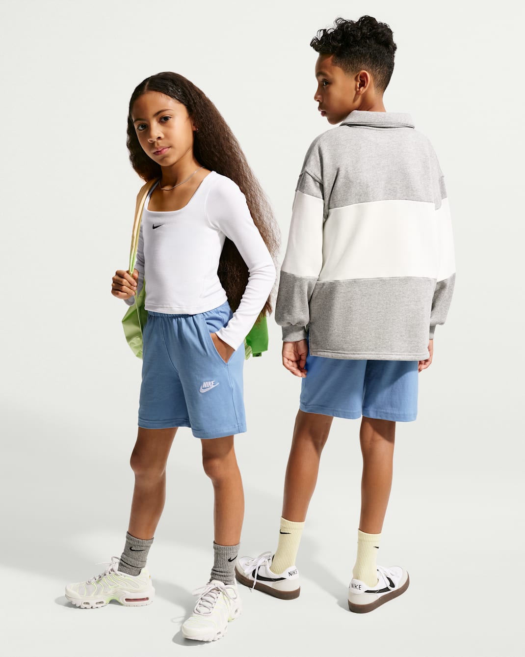 Shorts de tejido Knit de 15 cm para niños talla grande Nike Sportswear Club - Azul de trabajo/Blanco