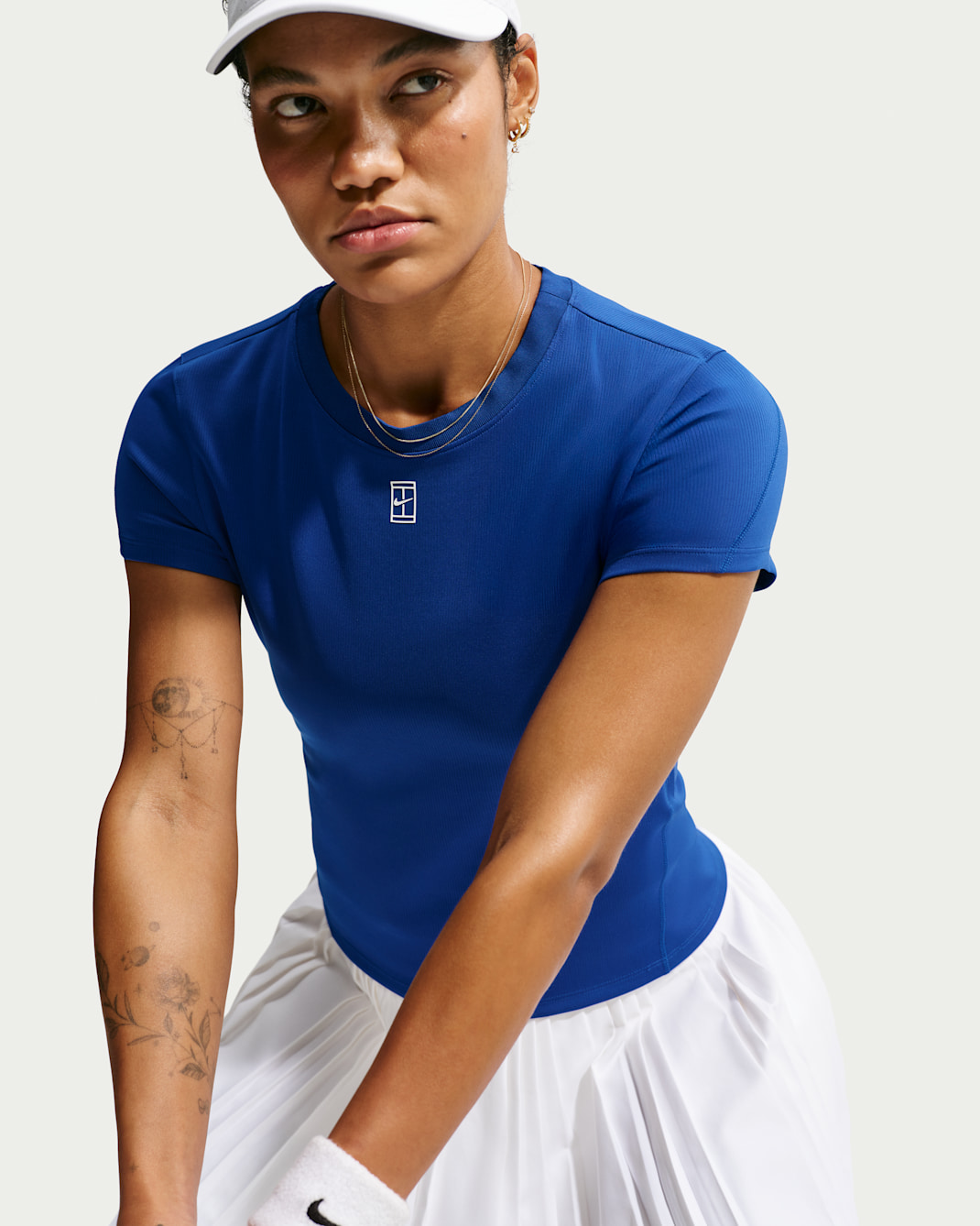 Haut de tennis à manches courtes Dri-FIT NikeCourt Advantage pour femme - Old Royal/Blanc