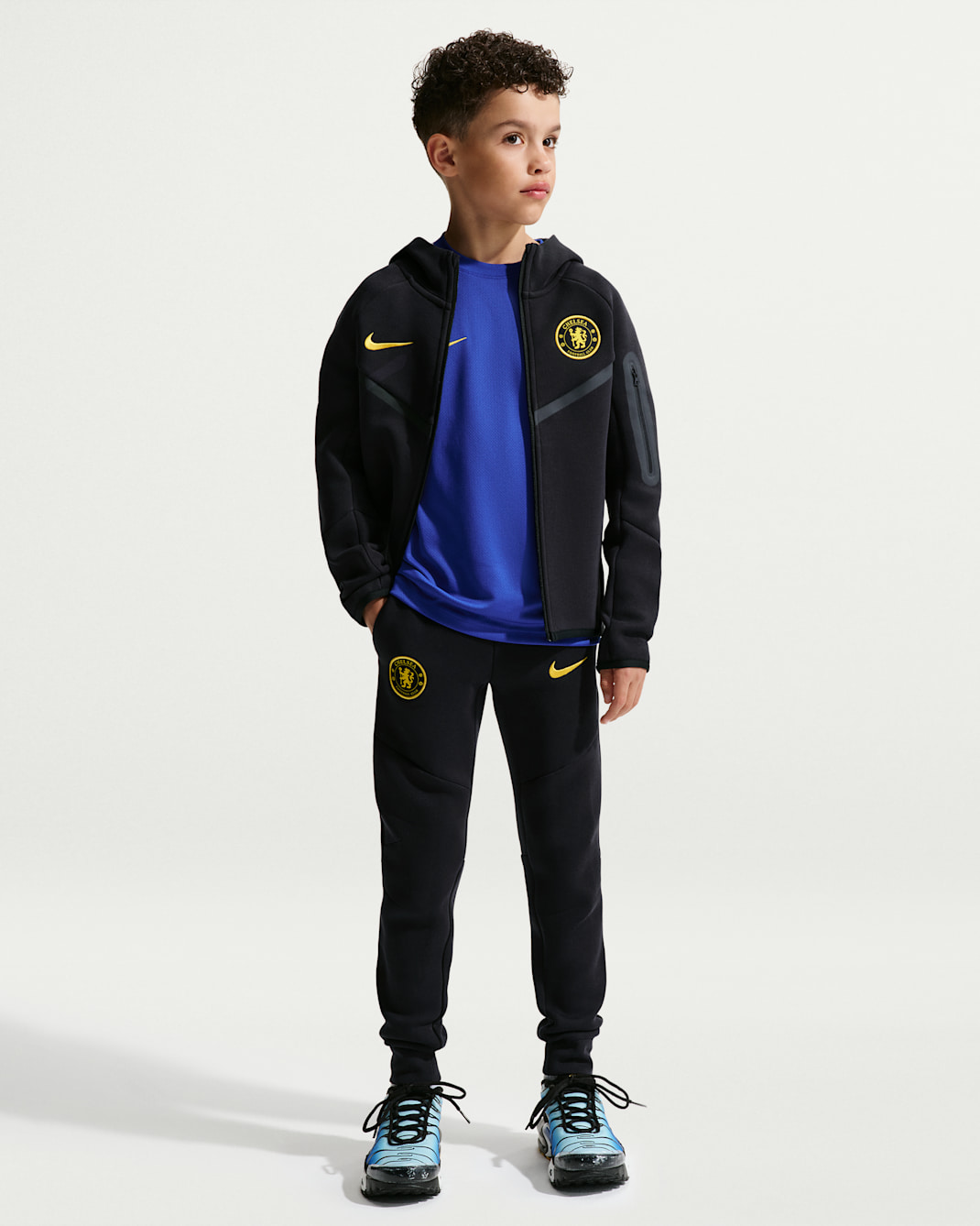 Chelsea F.C. Tech Fleece Older Kids' (Boys') Nike Football Trousers - Pitch Blue/Midwest Gold