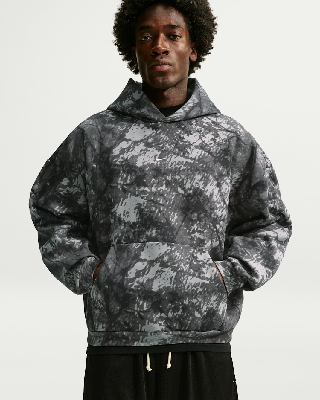 Nike Standard Issue Men's Therma-FIT Brushed Pullover Basketball Hoodie - Iron Grey/Pale Ivory