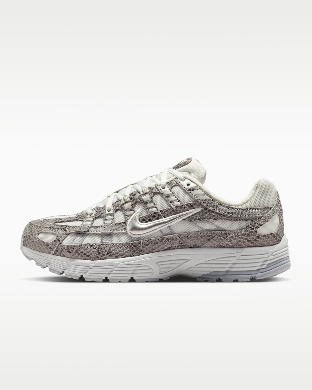Chaussure Nike P-6000 SE pour femme - Off White/Noir/Cool Grey/Metallic Silver