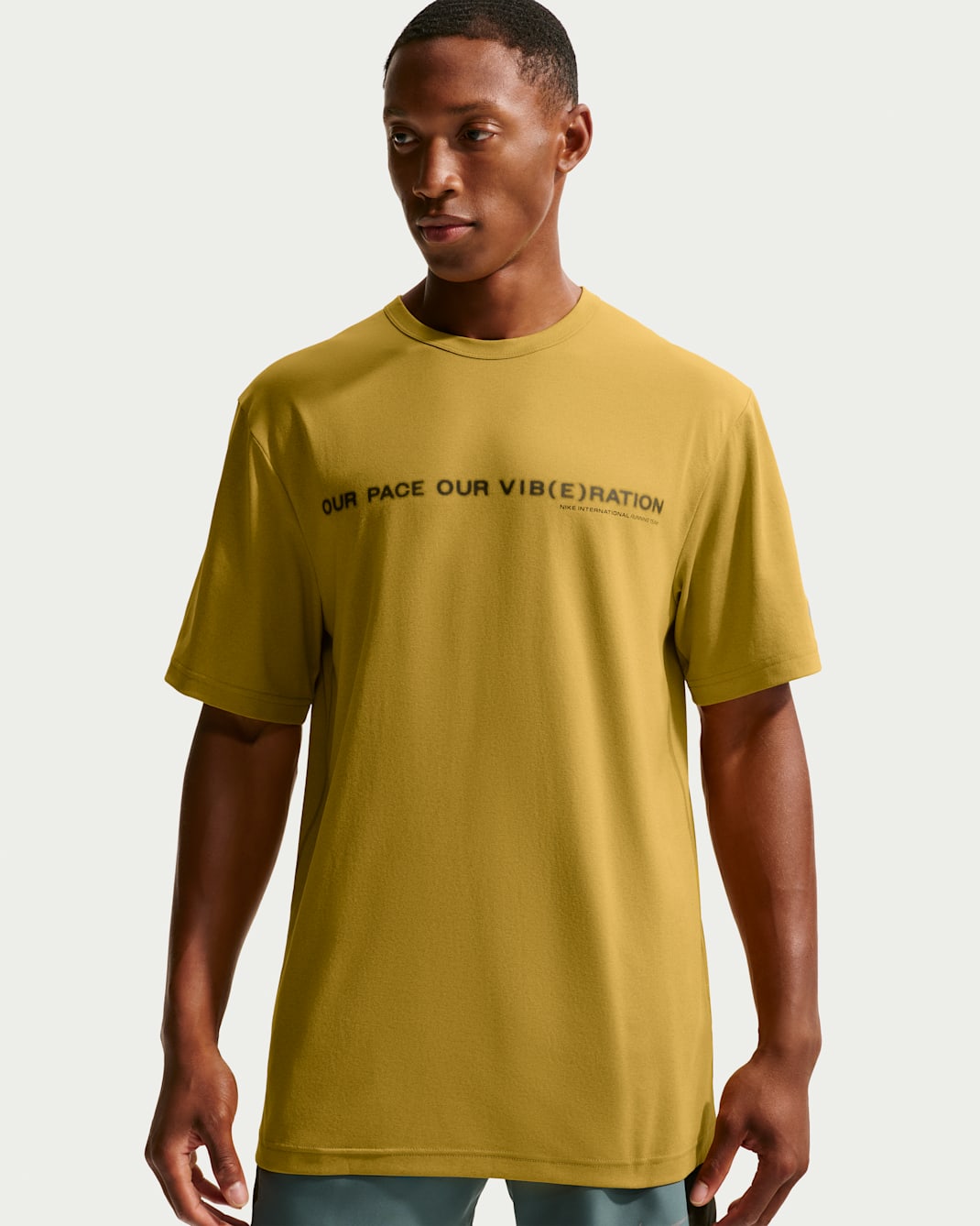 Nike Hyverse Men's Dri-FIT UV Protection Short-Sleeve Running Top - Peat Moss