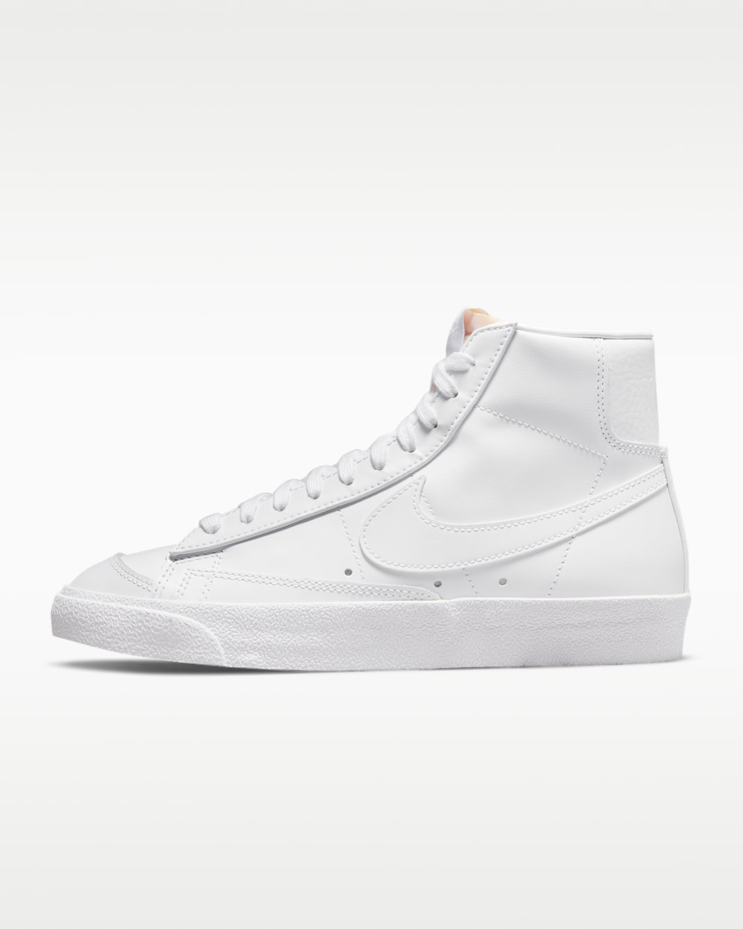 Tenis para mujer Nike Blazer Mid '77 - Blanco/Blanco/Melocotón/Blanco