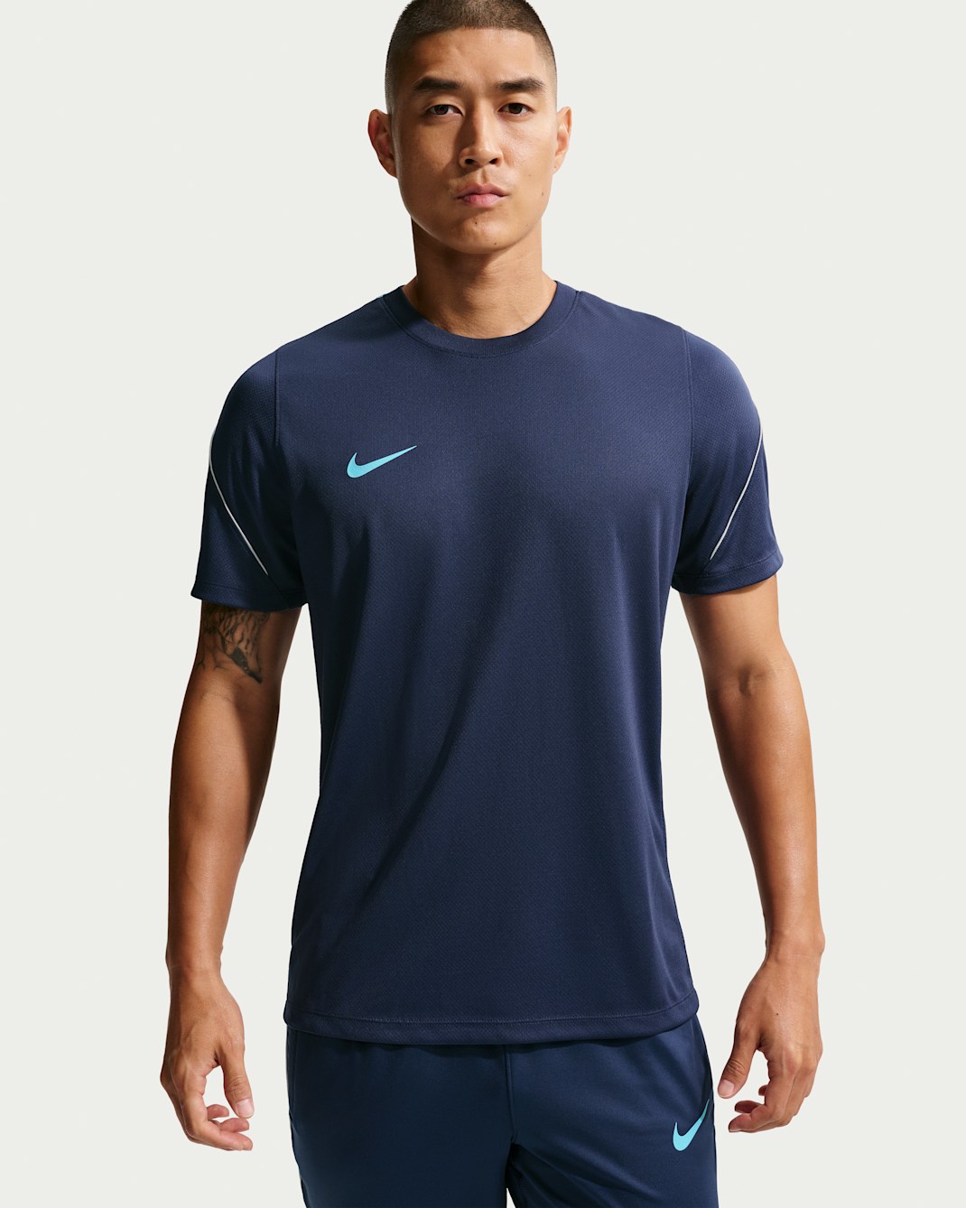 Nike Strike Dri-FIT Kurzarm-Fußballoberteil für Herren - Midnight Navy/Vivid Sky/Vivid Sky/Vivid Sky