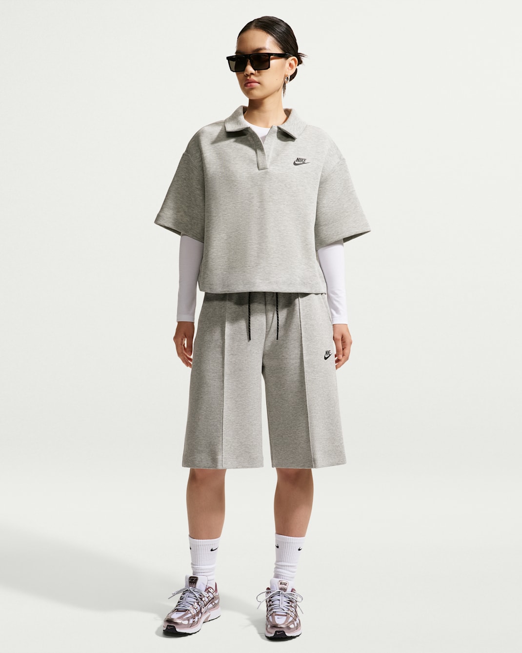กางเกงขาสั้นทรงหลวมผู้หญิง Nike Sportswear Tech Fleece - Dark Grey Heather/Smoke Grey/ดำ