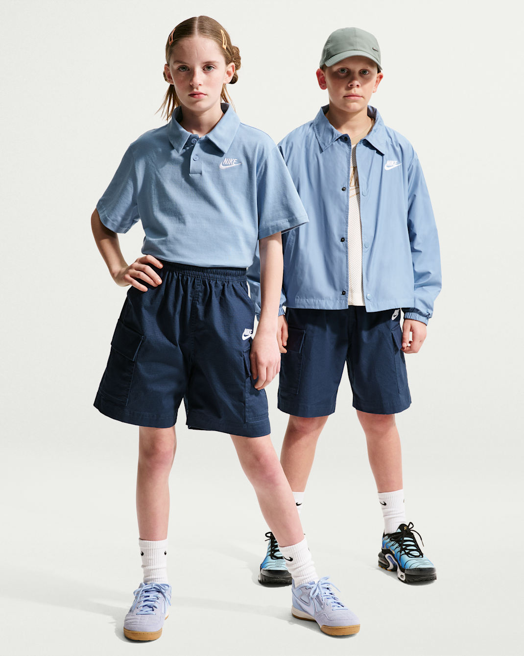 Shorts cargo de tejido Woven para niños talla grande Nike Sportswear Club - Azul marino medianoche/Blanco