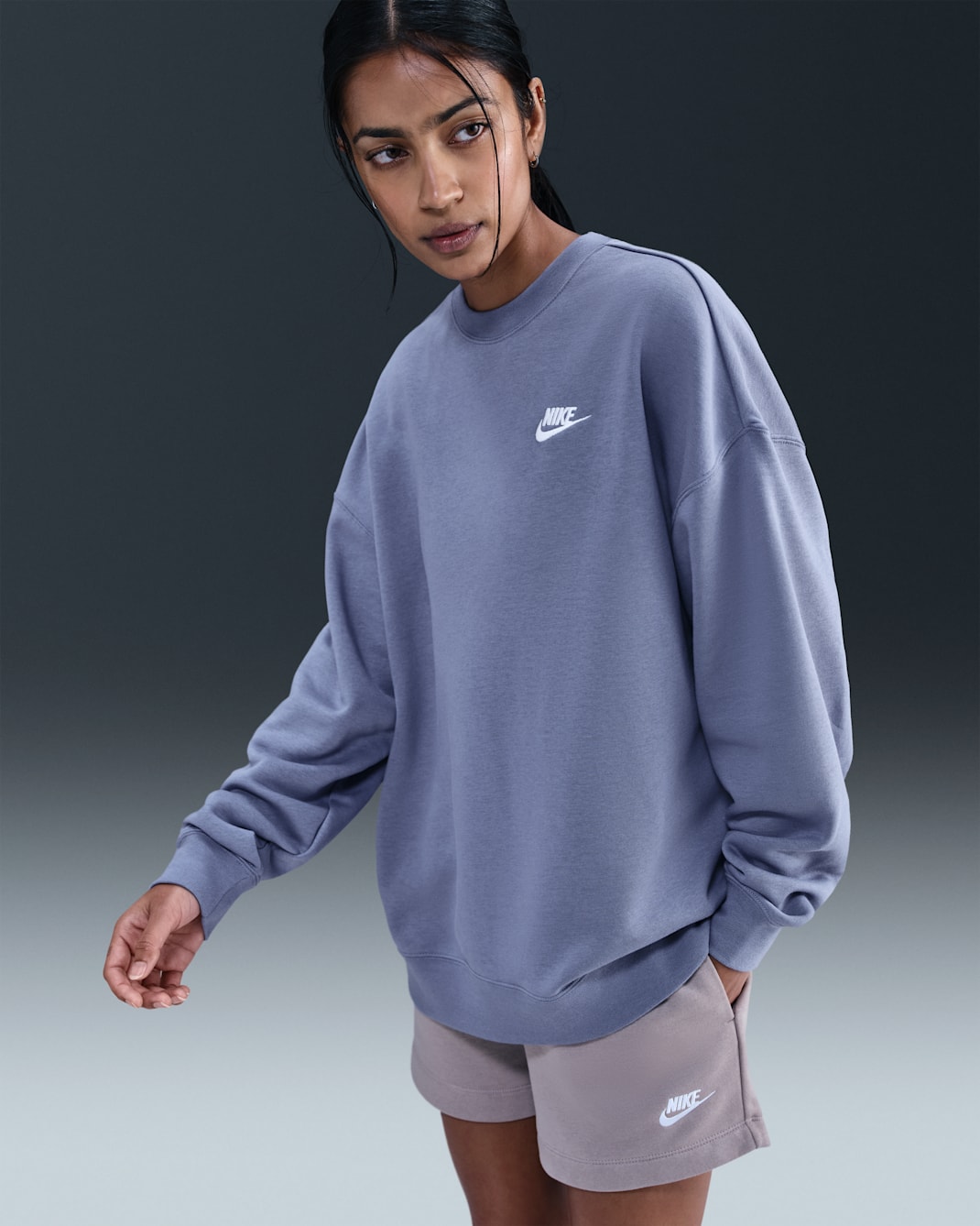 Sudadera de cuello redondo holgada para mujer Nike Sportswear Club Fleece - Índigo mundial/Blanco