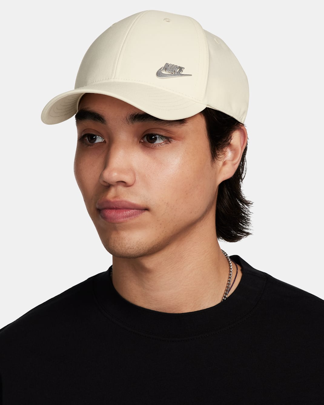 Nike Dri-FIT Club Structured Metal Logo Cap - Coconut Milk/Metallic Silver