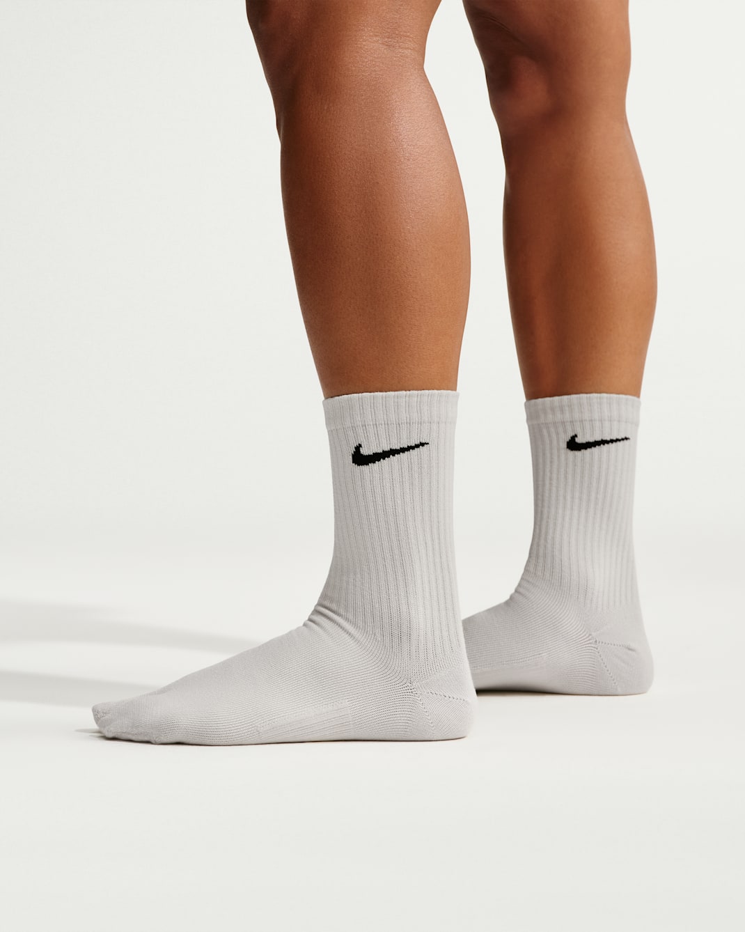 Nike Everyday Plus 'Rift' Lightweight Split-Toe Crew Socks (1 Pair) - Light Bone/Black
