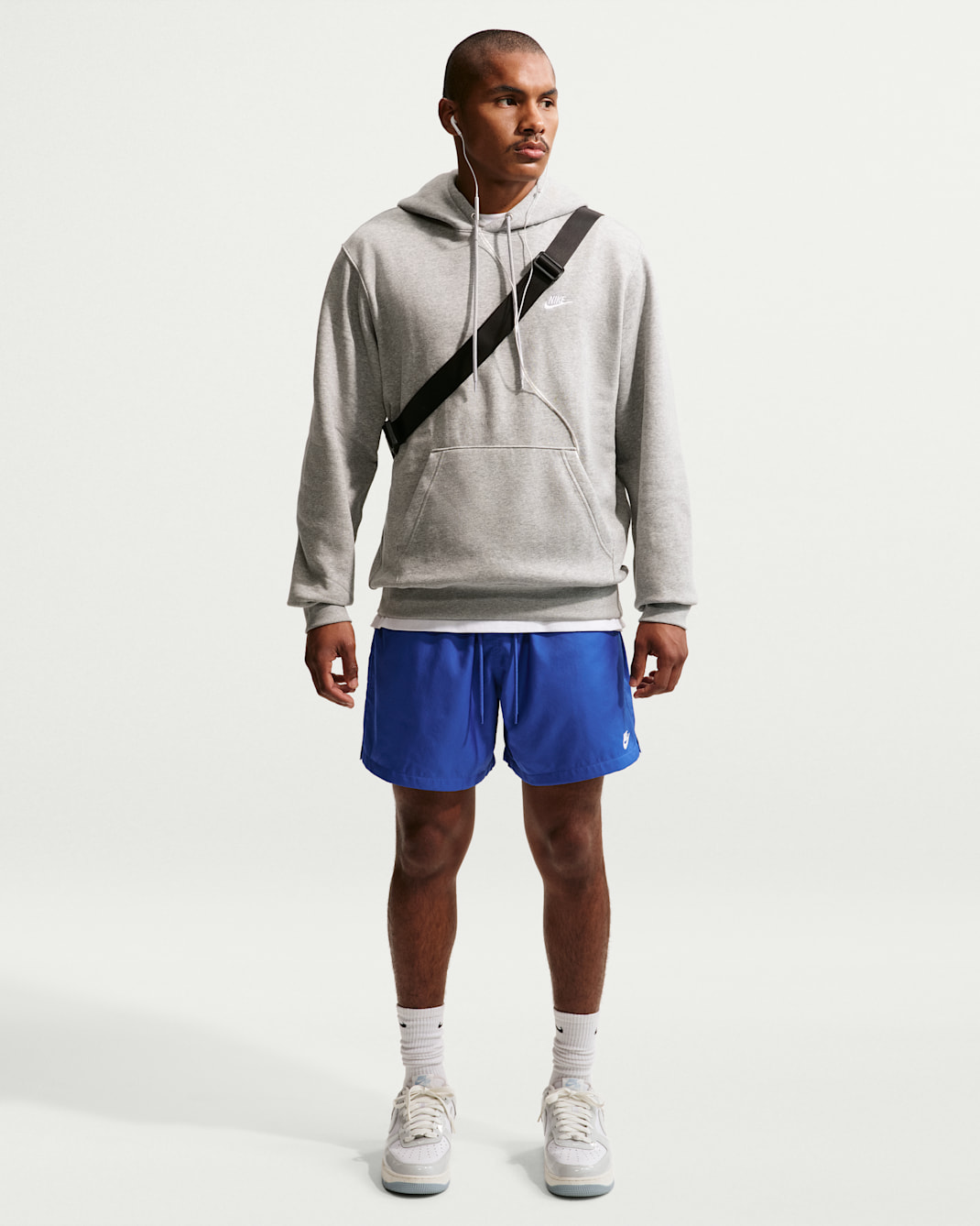 Nike Club Pantalón corto Flow de tejido Woven - Hombre - Game Royal/Blanco