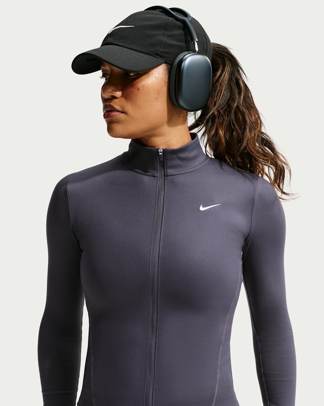 Nike One Fitted Women's Dri-FIT Full-Zip Jacket - Gridiron/White