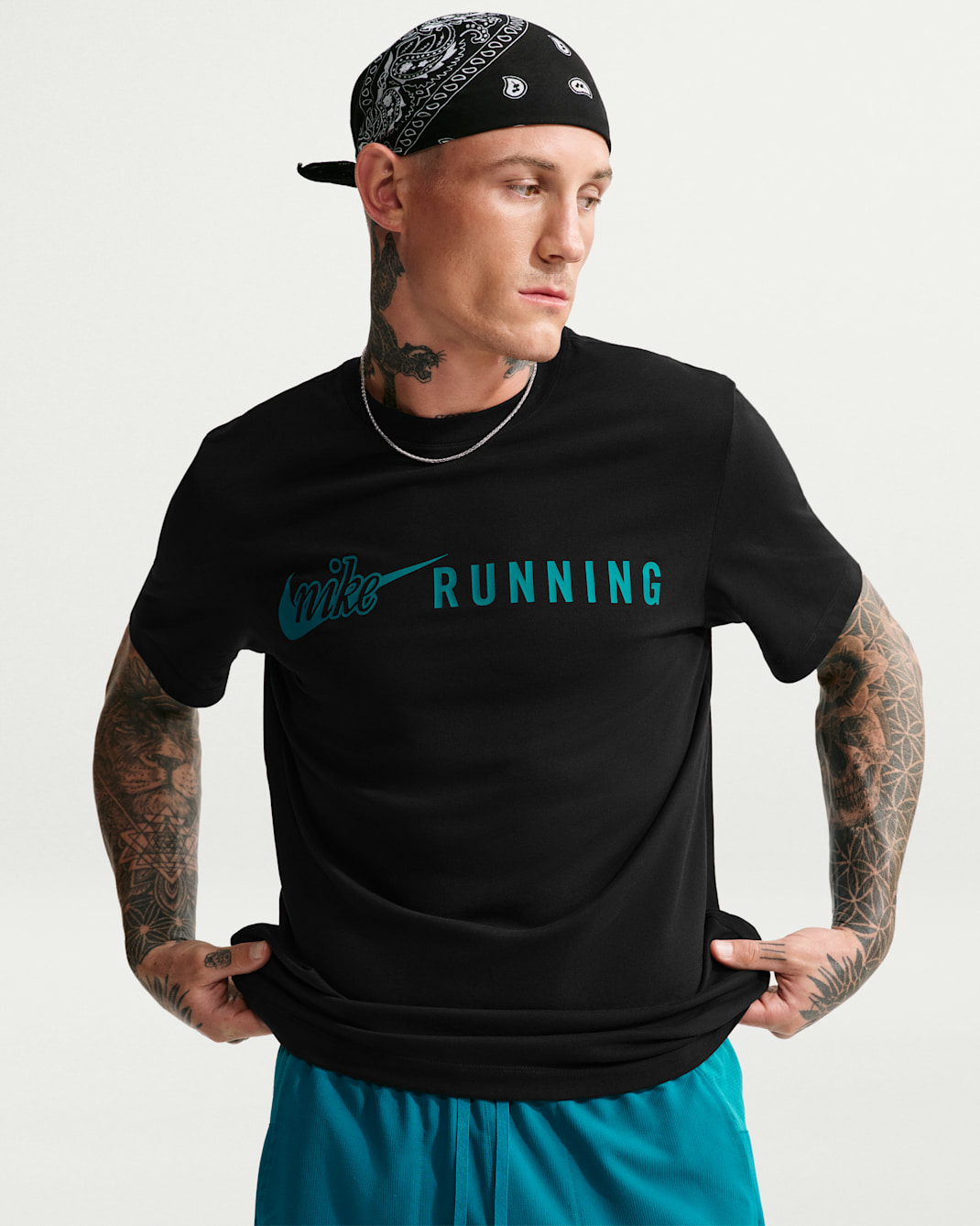 Pánské běžecké tričko Nike Dri-FIT - Černá/Bright Spruce