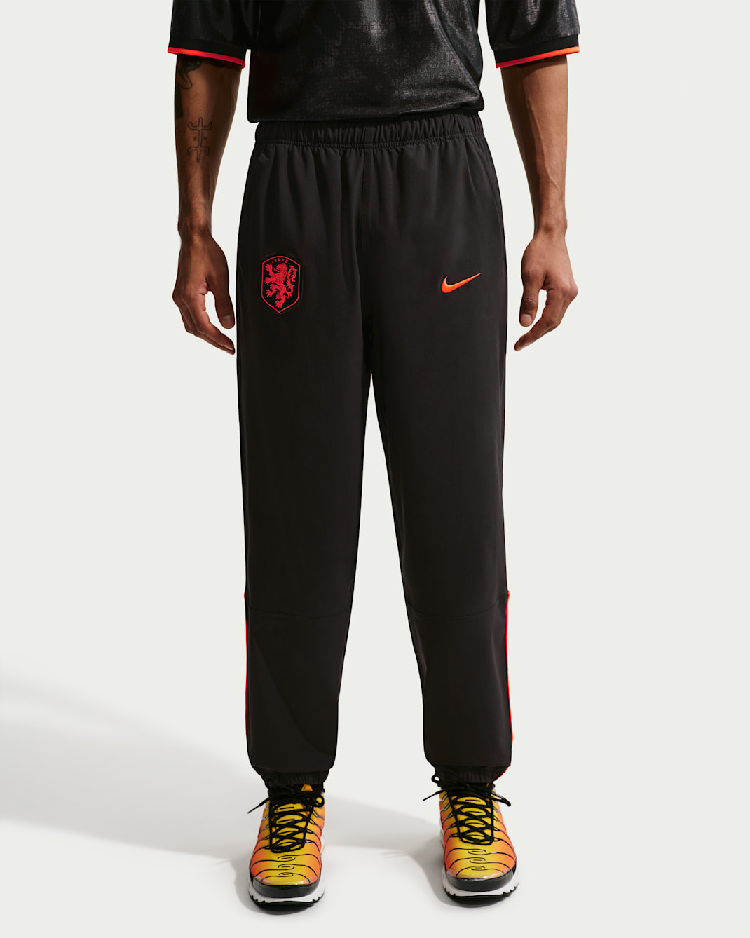 Netherlands Energy Men's Nike Dri-FIT Soccer Woven Pants