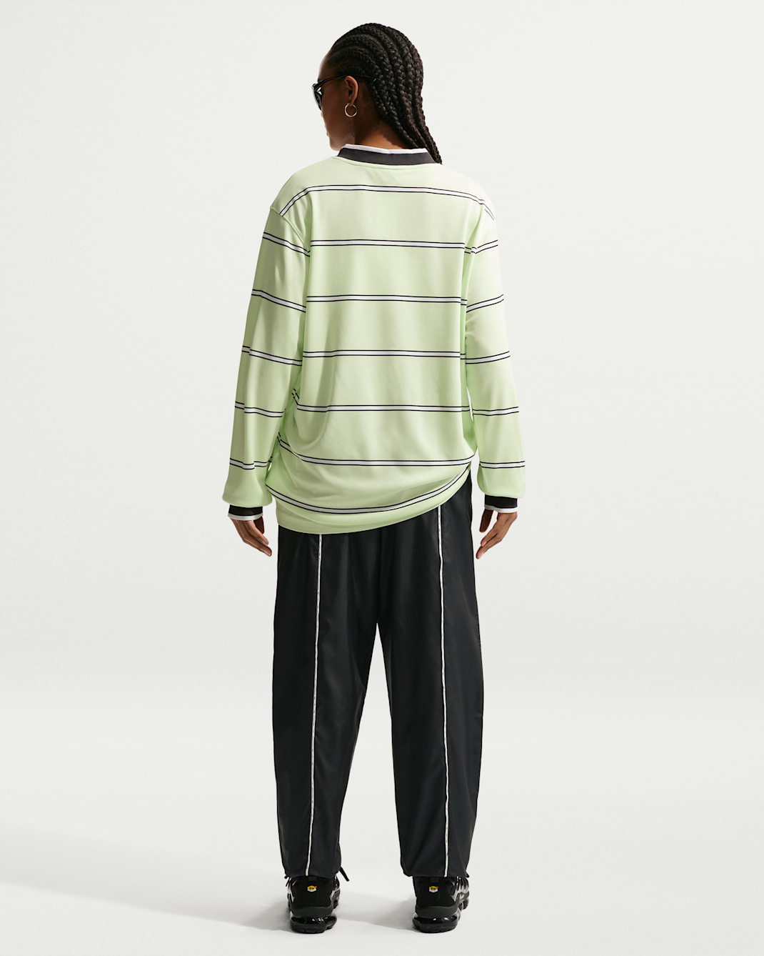 Nike Sportswear  Women's Mid-Rise Repel Woven Pants