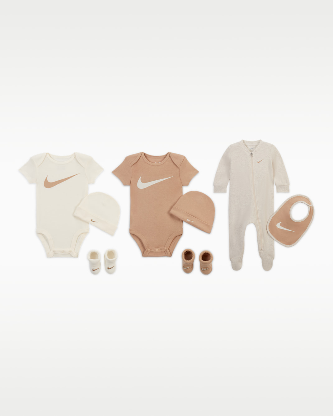 Conjunto de regalo de ocho piezas para bebé Nike - Marfil pálido